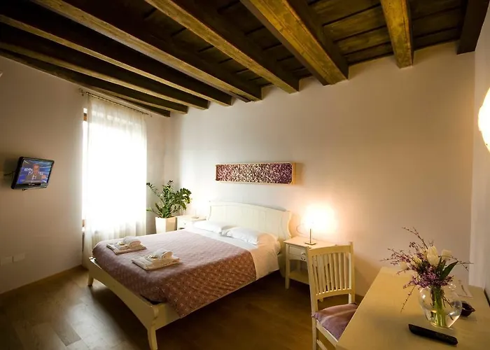 Zimmer mit Queensize-Bett